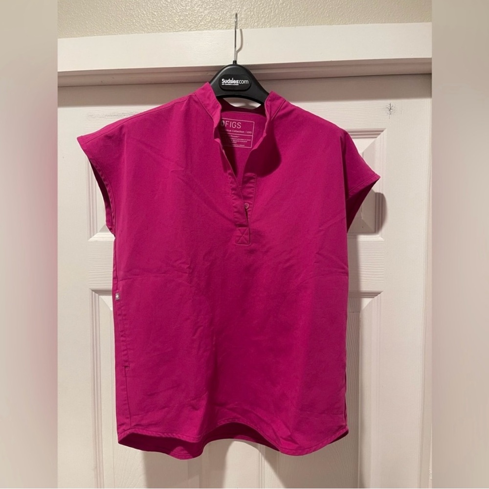 FIGS Rafaela Scrub Top – Raspberry Sorbet, XXS | Relaxed Fit, Sold-Out Color